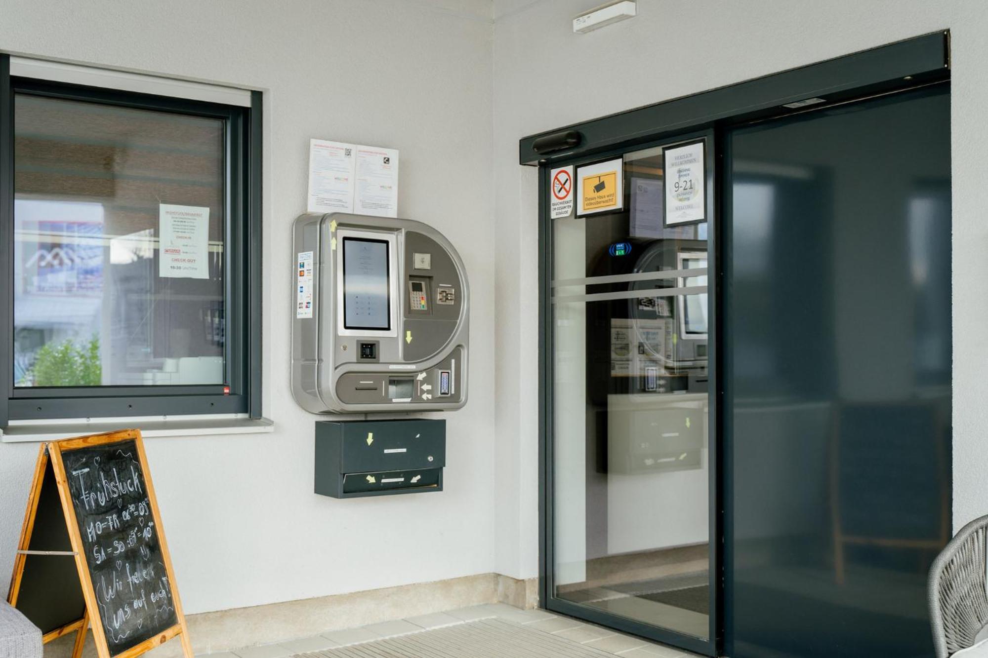 Lamede Self Check-In Hotel Bécsújhely Kültér fotó